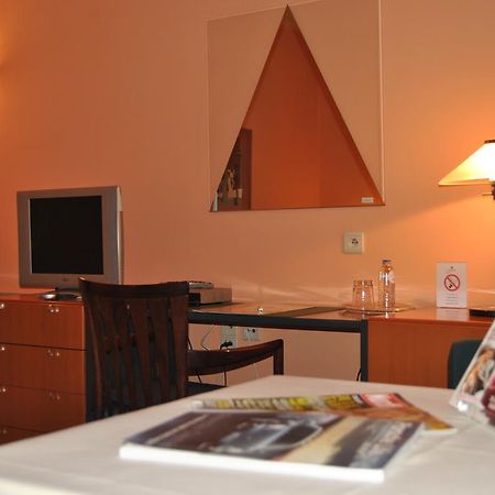 绿色公园酒店 Sint-Pieters-Leeuw 外观 照片